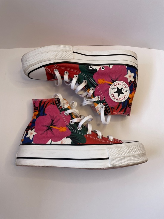 Converse Shoes - Converse Women’s Chuck Taylor All Star Lift High “Paradise Print”.  Size 7.5
